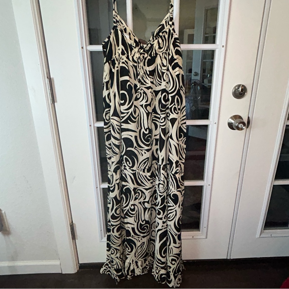 Derek Heart‎ Black and Cream Patterned Maxi Dress Size Medium